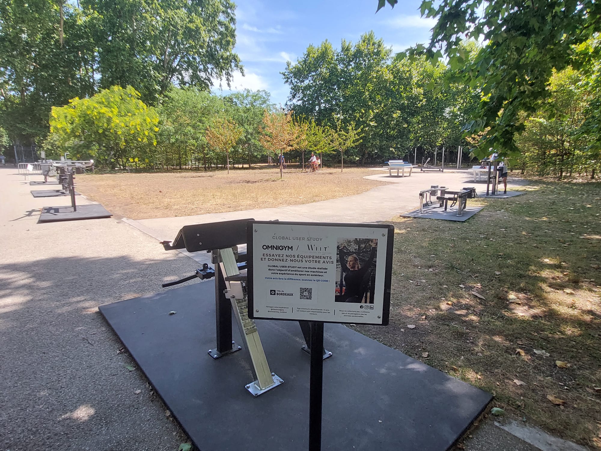 Appareil de musculation en plein air à bordeaux Parc Cerey